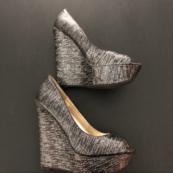 Steve Madden Shoes - Steven Madden Wedge Platform shoes sz. 7.5